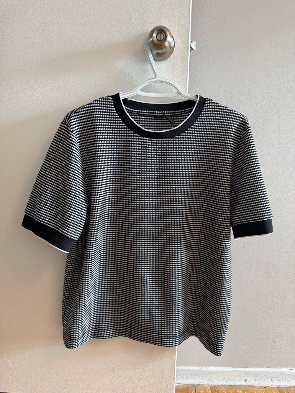 Black and White Knit Short-Sleeve Shirt